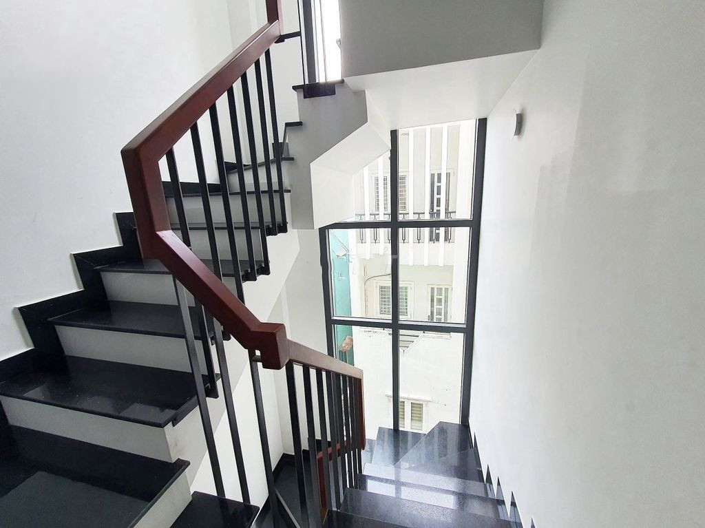 Cho thuê MB + 1 LẦU HXH 174 Đường Đặng Văn Ngữ P. 14 Q. Phú Nhuận.